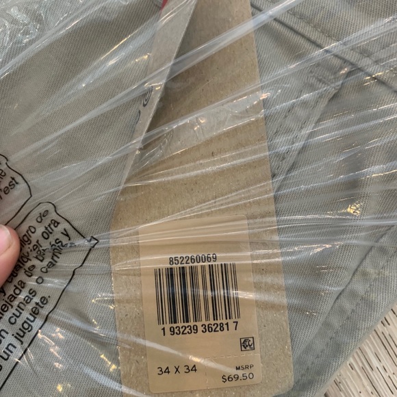 BRAND NEW MENS KHAKI LEVIS - Picture 2 of 2